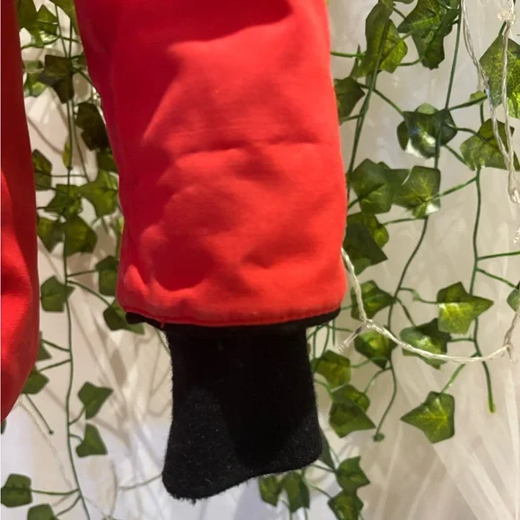 Women’s Canada Goose Expedition Parka - Picture 8 of 16